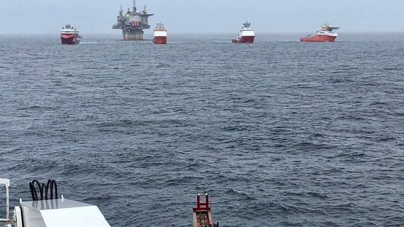 Ankerhåndteringsskip (AHTS) som ankrer opp Aasta Hansteen-plattformen (oljeservice, offshore, fartøy, supply, Nordsjøen)