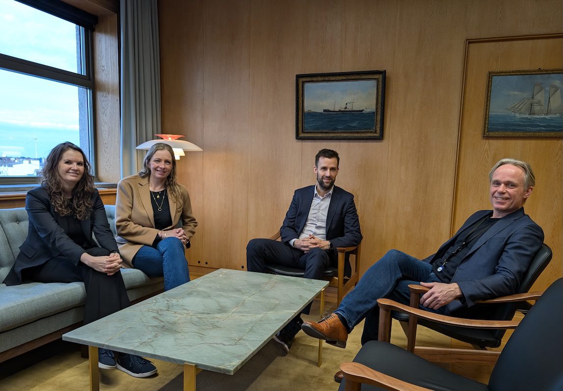 Fra venstre: Helga Cotgrove, administrerende direktør i Eidesvik Offshore, Birgitte W. Johansen, finansdirektør i Reach Subsea, Mats Nygaard Johnsen, administrerende direktør i Agalas, and Jostein Alendal, administrerende direktør i Reach Subsea.