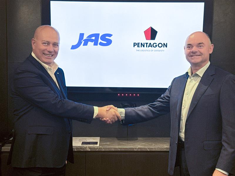 Marco Rebuffi, CEO og President, JAS og Ashley Taylor, Group CEO, Pentagon.