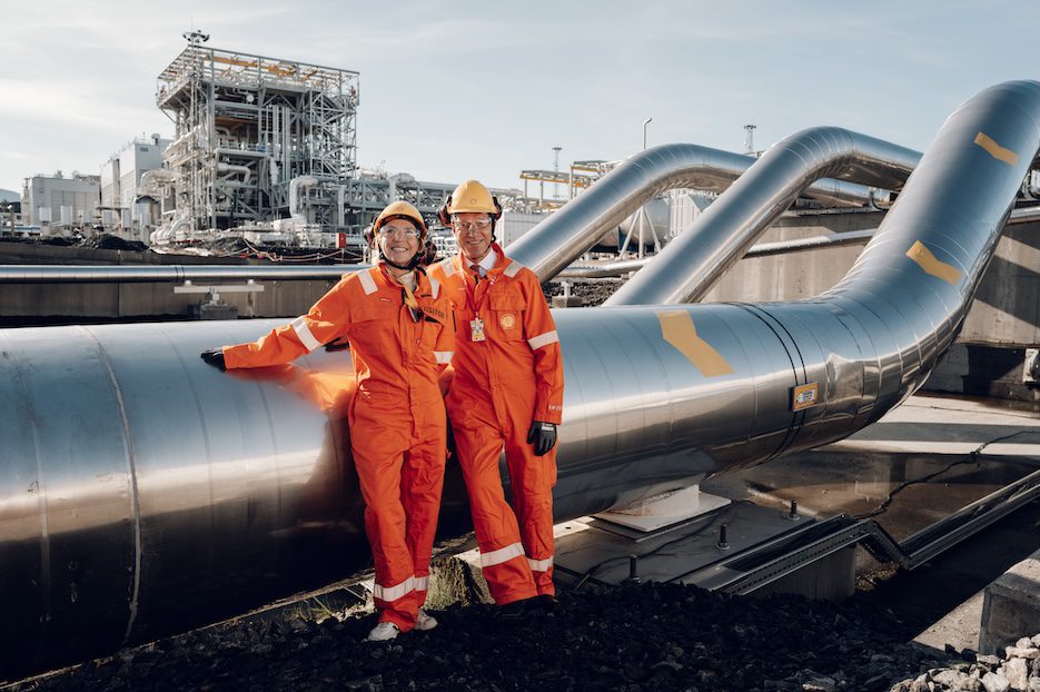 Energiminister Terje Aasland og Shells administrerende direktør Marianne Olsnes feiret åpning av mer gass fra Ormen Lange