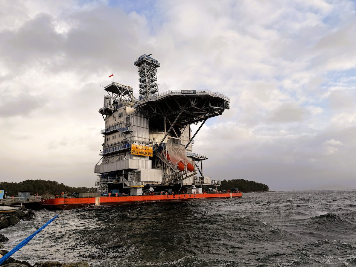 Offshore-hotell Hugin A på lekter, klar for Sailaway
Foto: Leirvik